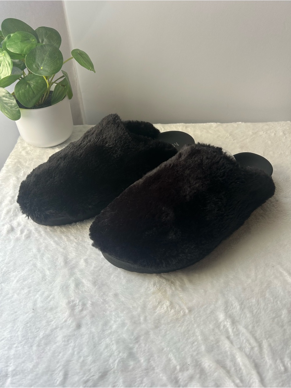 M.Gemi Black Faux-Fur Slide Slippers